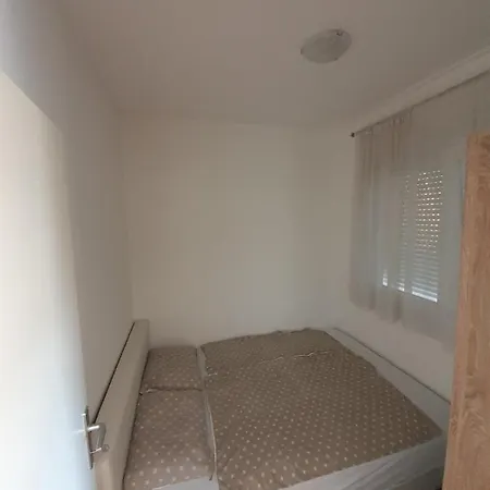 Apartamento Apartman Nidzo *