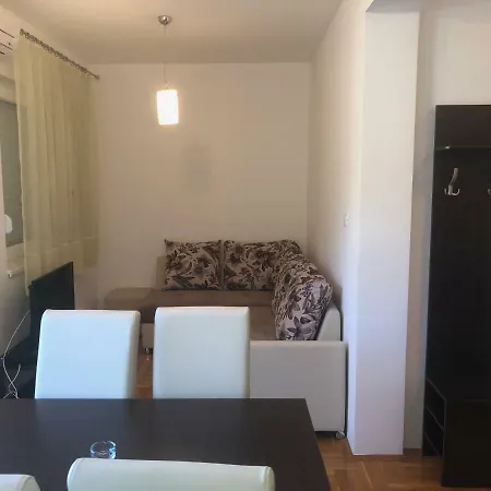 Apartman Nidzo